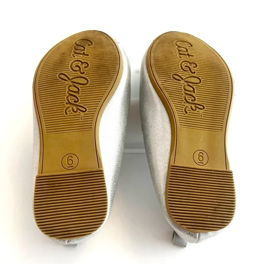 Cat & Jack Silver Ballet Flat Shoes with Rainbow Accents Kids size 6 - Like New